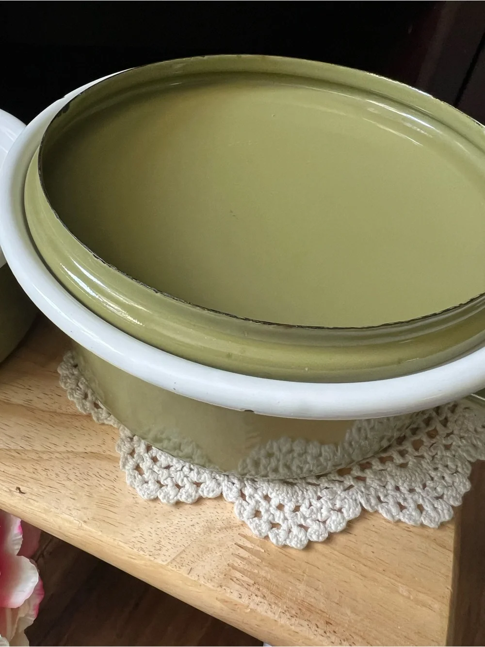 Vintage Avocado Green Enamel Over Metal Saucepans w/ 1 Lid Italian Made 1qt/2qt